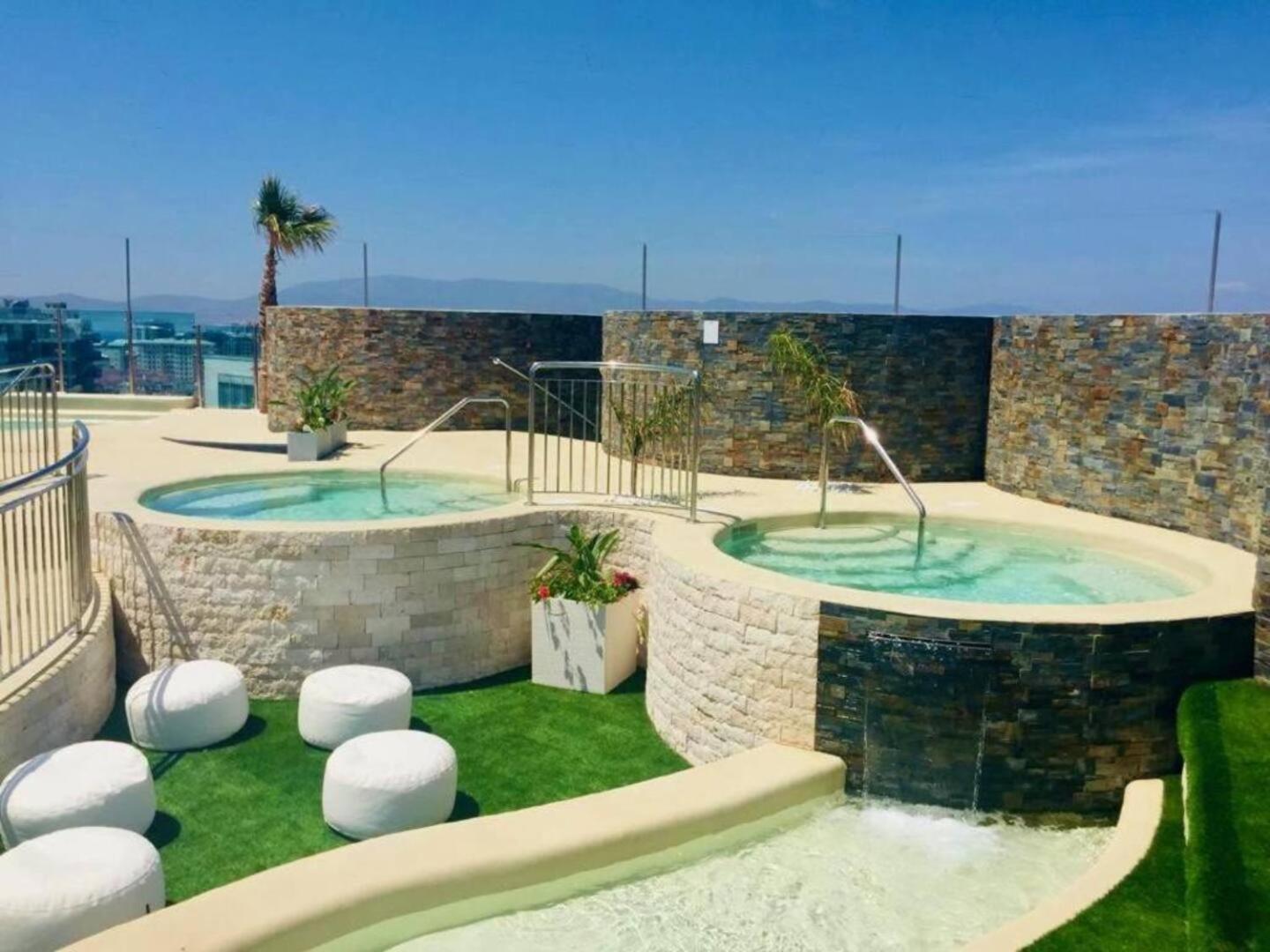 Urban Oasis At Luxurious Ocean Village Gibraltar Buitenkant foto
