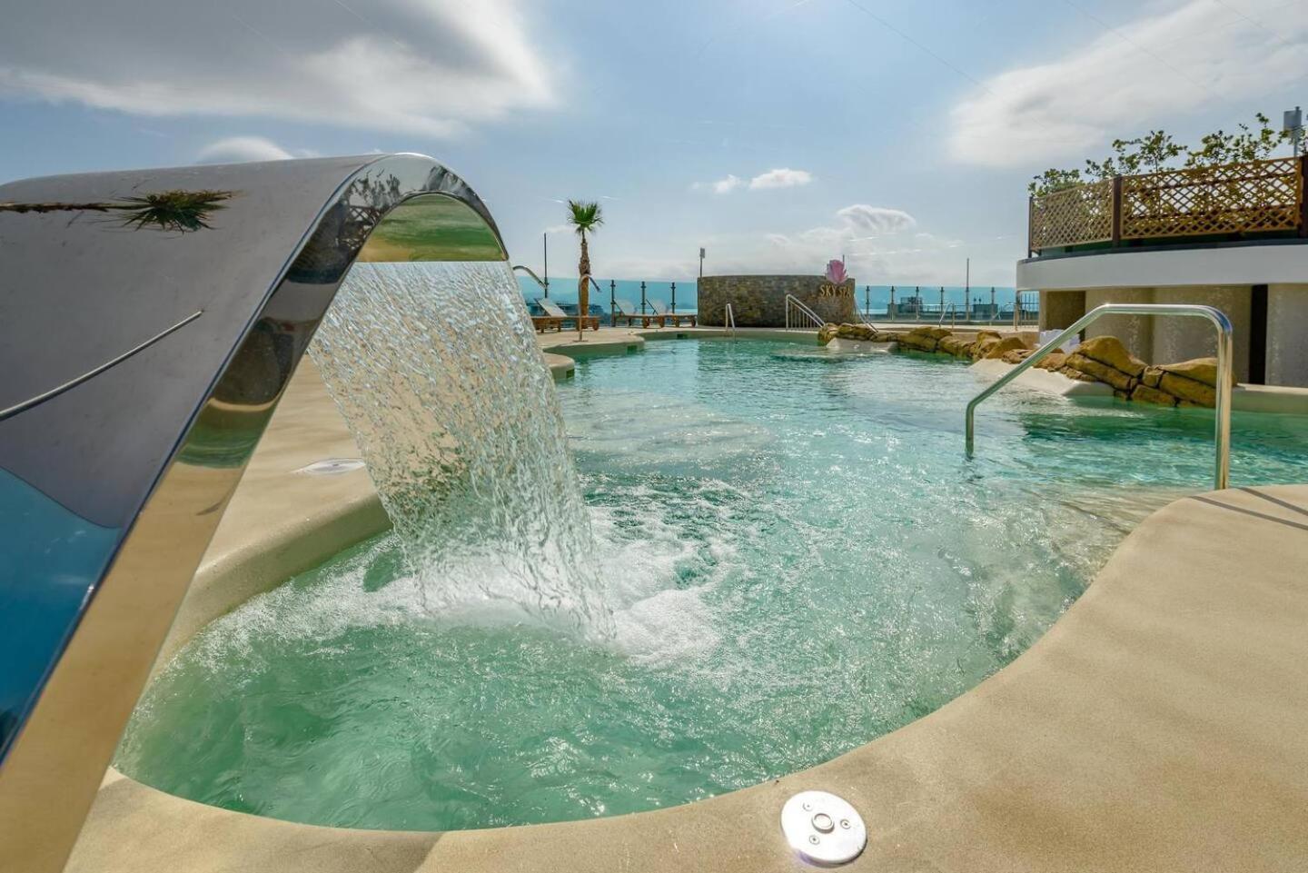 Urban Oasis At Luxurious Ocean Village Gibraltar Buitenkant foto